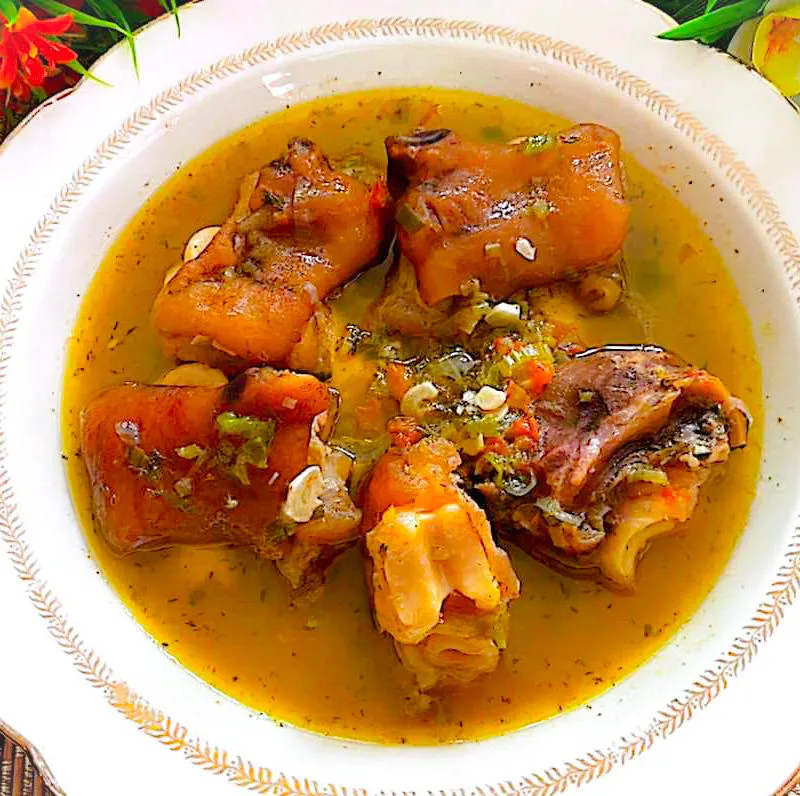 Bouillon de pattes de bœuf