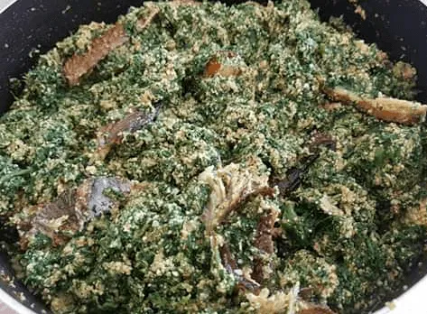 Légumes sauté avec  pistache